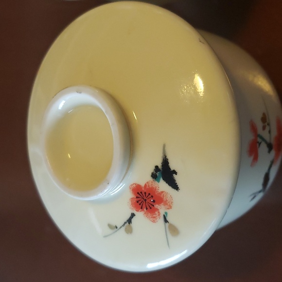 Vintage Japanese Bowls with Lids - Picture 5 of 10